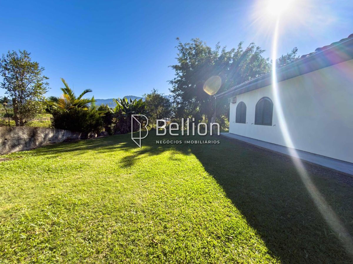 Casa Semi Mobiliada em Terreno de 1.550m² com Potencial Residencial e Comercial em Rodeio