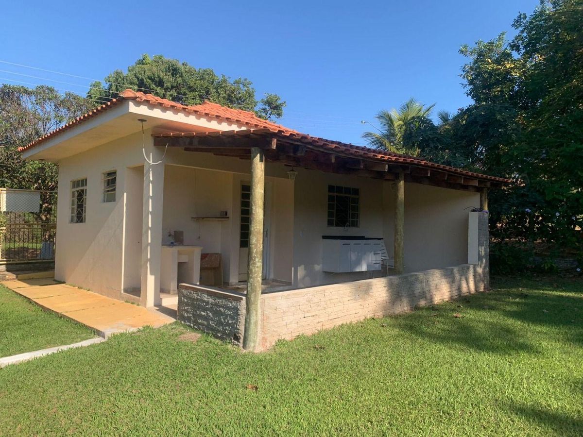 Terreno plano 1500m2, com 1 casa 70m2, com varanda, 2 dorm, sala, coz. banheiro, junto à represa., foto 4