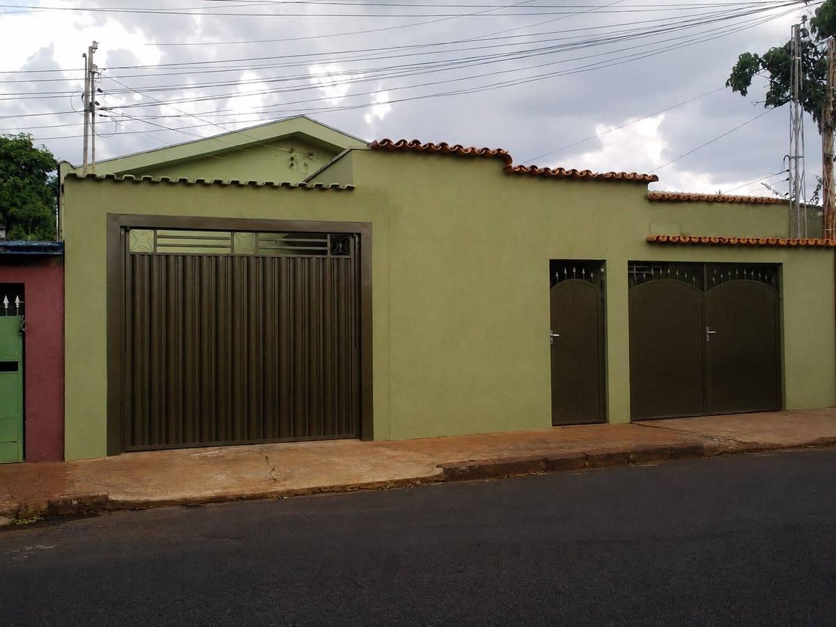 Casa com 4 quartos, Ipiranga - Ribeirão Preto - Casa em Ipiranga, Ribeirão Preto - à venda - Locca Imóveis