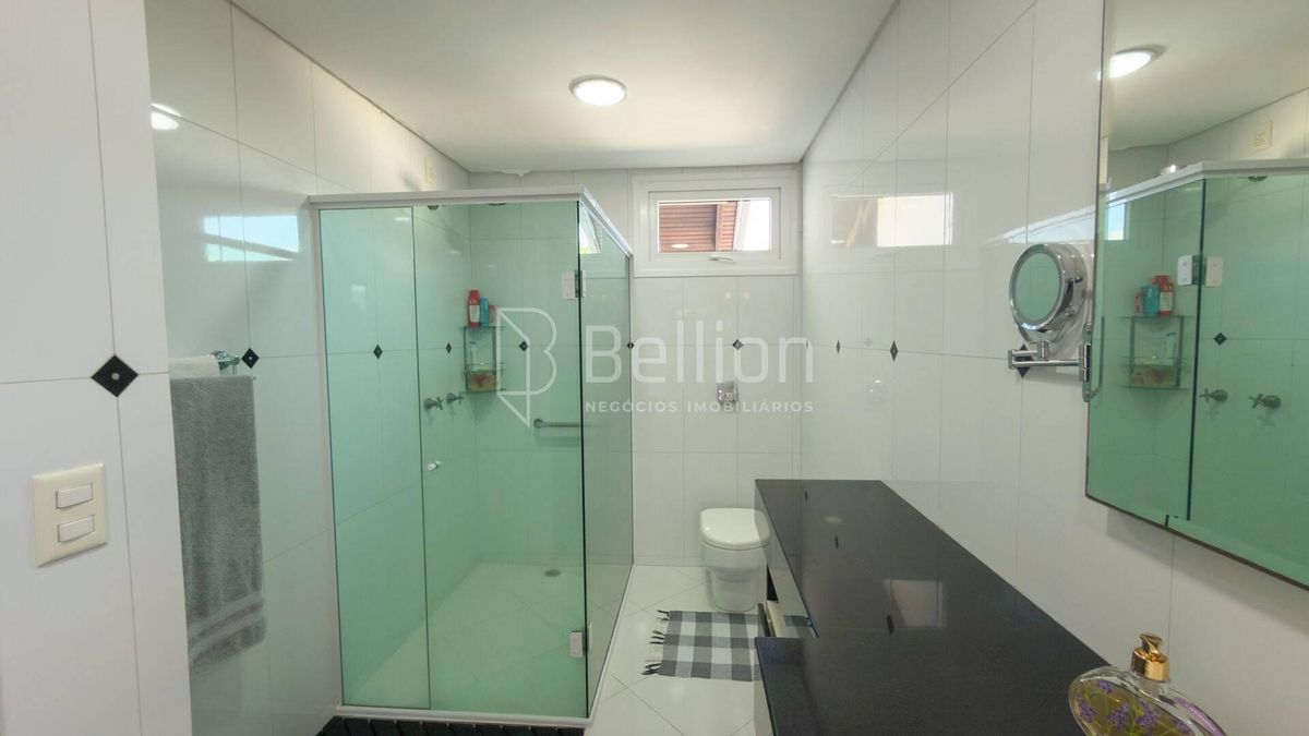 Uma casa que traduz alto padrão em cada detalhe.