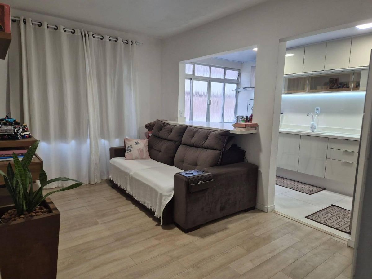 Apartamento Reformado e Porteira Fechada com 3 Dormitórios à Venda no Jardim Atlântico – Florianópolis/SC