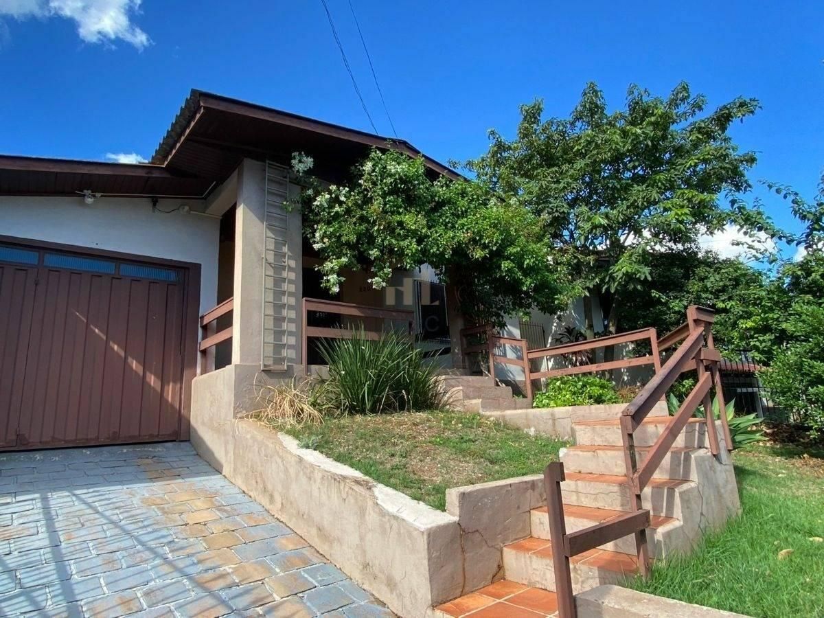 CASA NO CENTRO - Casa em Centro, Santa Rosa - para locação - MC Negócios Imobiliários LTDA