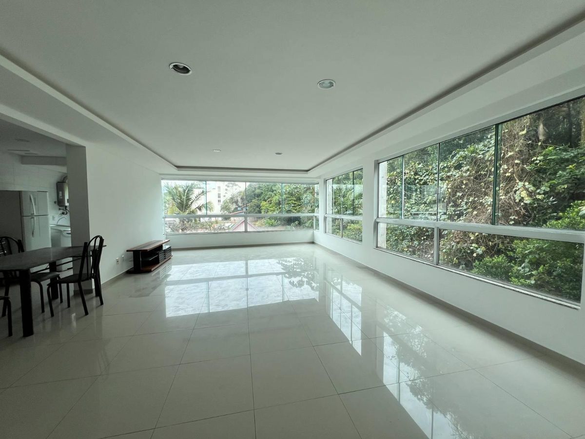 Apartamento semimobiliado com 3 suítes para locação anual no Bairro Ariribá - Apartamento em Ariribá, Balneário Camboriú - para locação - Desc Imóveis