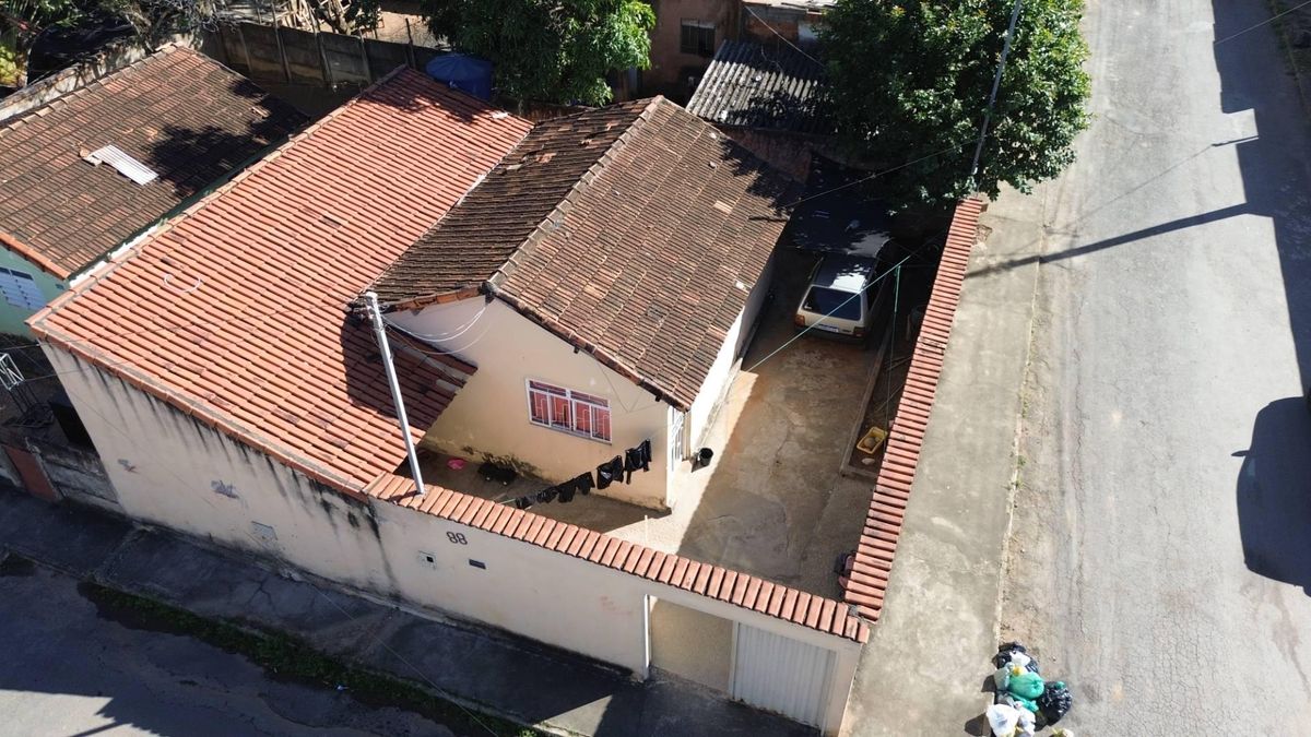 VENDO CASA TANCREDO NEVES - Casa em Bocaiúva - à venda - SILVA & DINIZ IMOVEIS E ASSESSORIA LTDA