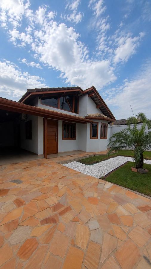 Estilo colonial madeira tijolo cerâmico
