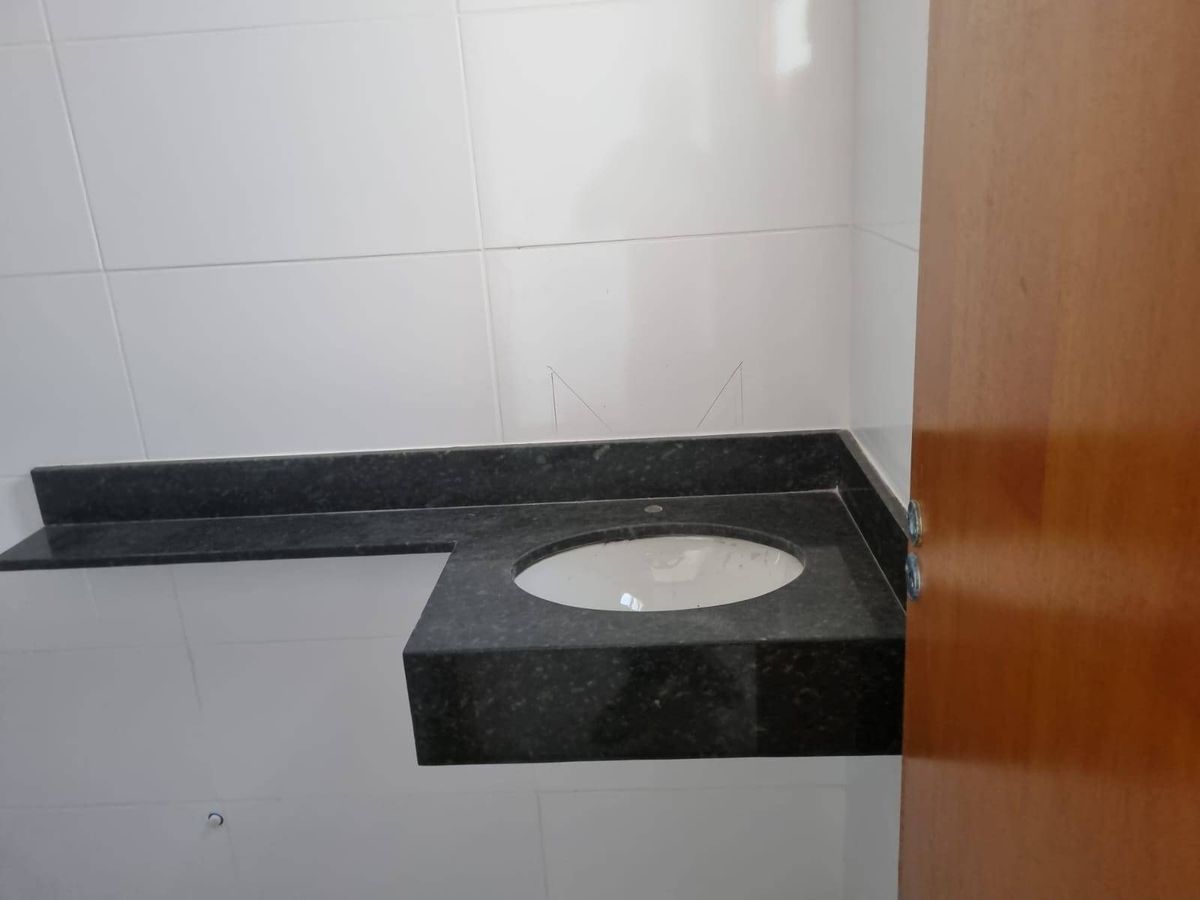 Sobrado com 3 quartos à Venda, Jardim Santa Bárbara - Guarulhos