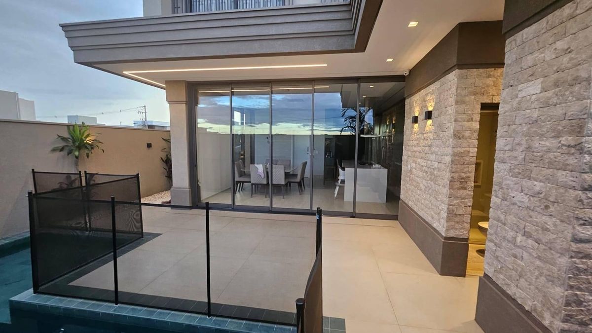 Vende-se Sobrado Neoclássico no Condomínio Florais do Parque - Casa de Condomínio em Morada dos Nobres, Cuiabá - à venda - Prime House Inteligência Imobiliária