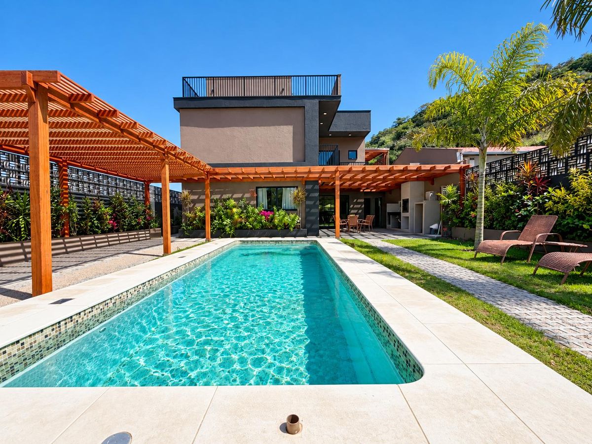 Casa com piscina à venda Canto Grande Bombinhas SC - Casa em Morrinhos, Bombinhas - à venda - Imobiliária Rota do Sol