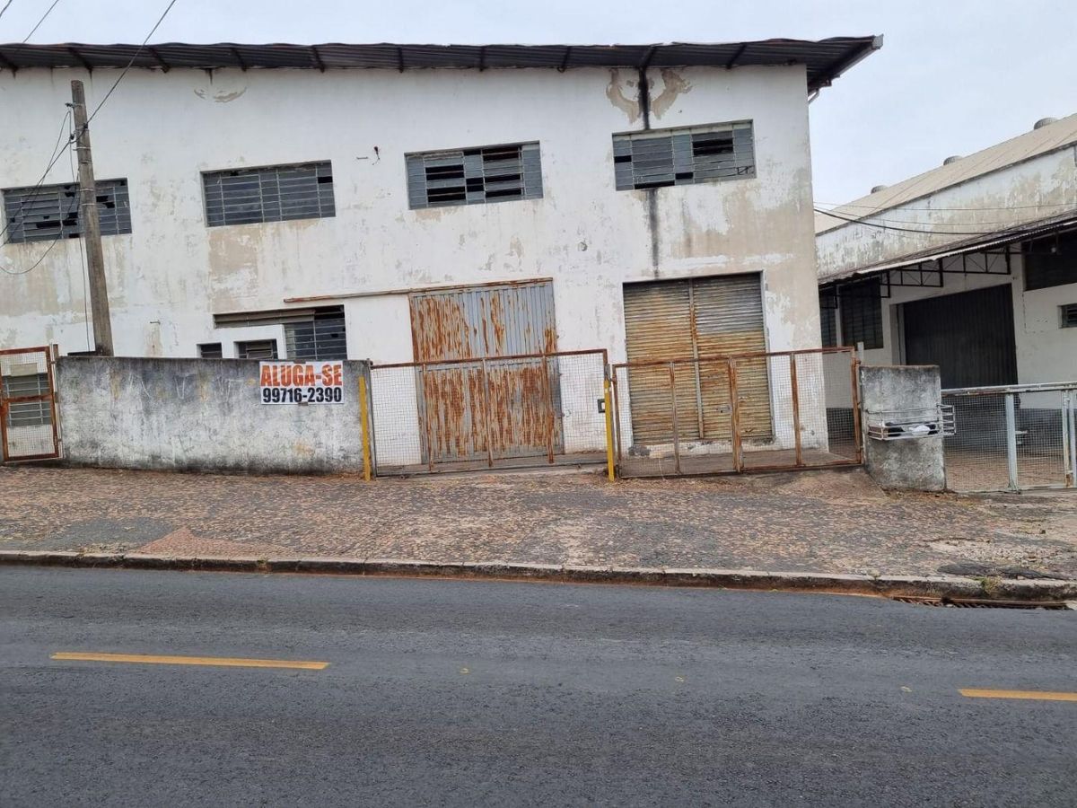 2 barracões Venda /Locação: 1000m2 e 2000m2 - escritório, refeitório, banheiros, ótima localização em Valinhos, ar. central. Opçao negocio separados, foto 4