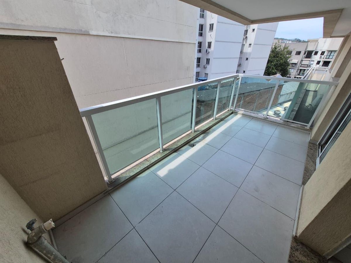 Alugo apartamento na Rua Senador Furtado - Maracanã! Possui varanda, suíte, vaga e infraestrutura - Apartamento em Maracanã, Rio de Janeiro - para locação - MIGUEZ IMOBILIÁRIA
