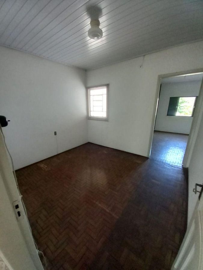 Casa 3 dormitórios, em excelente localização residencial ou comercial. Cômodos grandes, quintal amplo. Vila Santana em Valinhos., foto 3