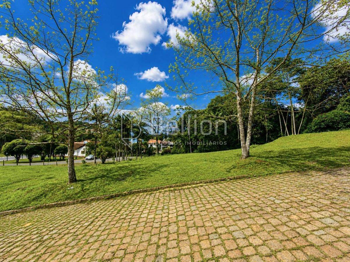 Terreno à Venda no Bairro Divinéia em Rio dos Cedros 455 m²