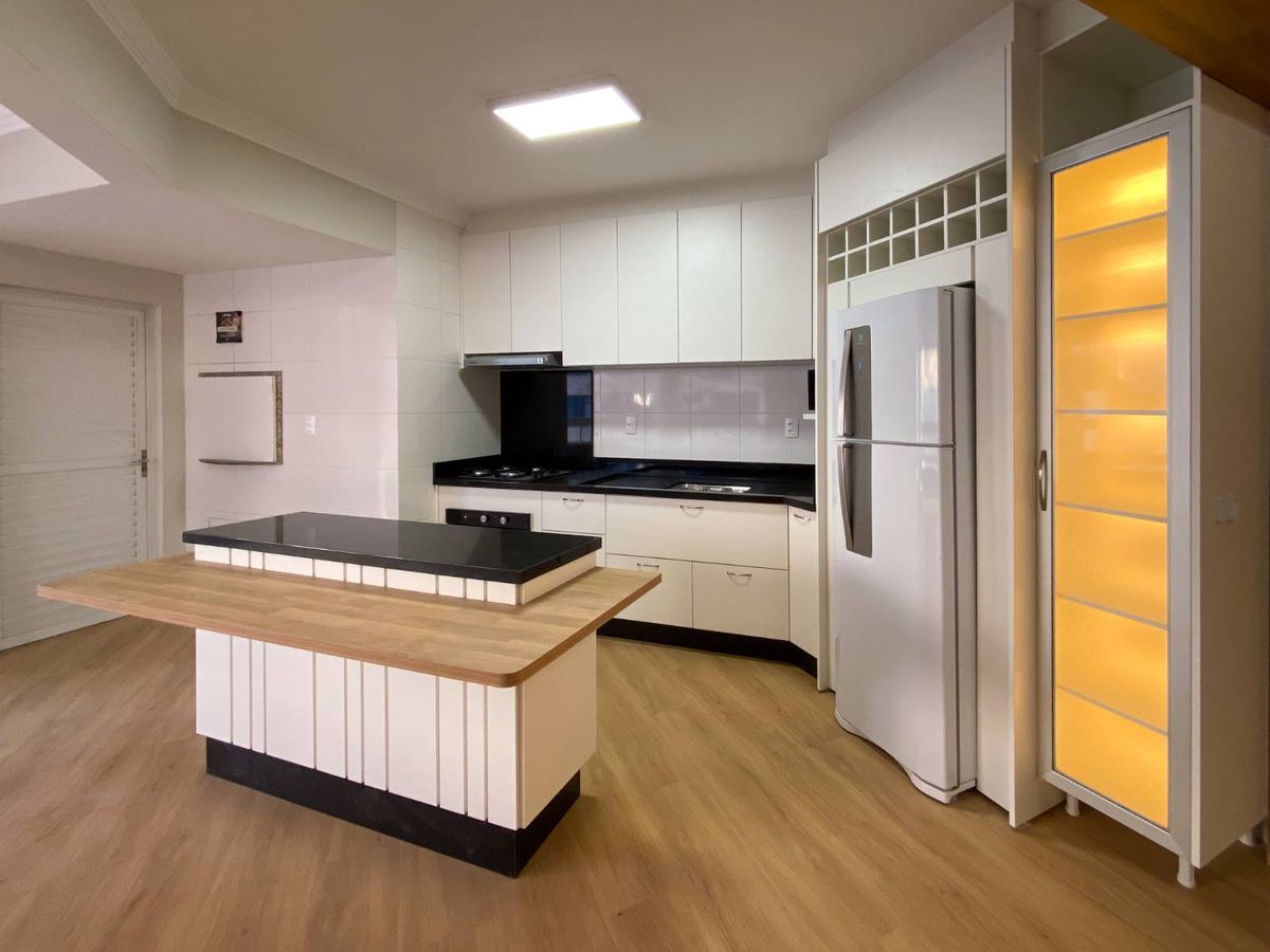 Apartamento com 3 dormitórios para locação anual na região Centro-Sul de Balneário Camboriu - Apartamento em Centro, Balneário Camboriú - para locação - Desc Imóveis