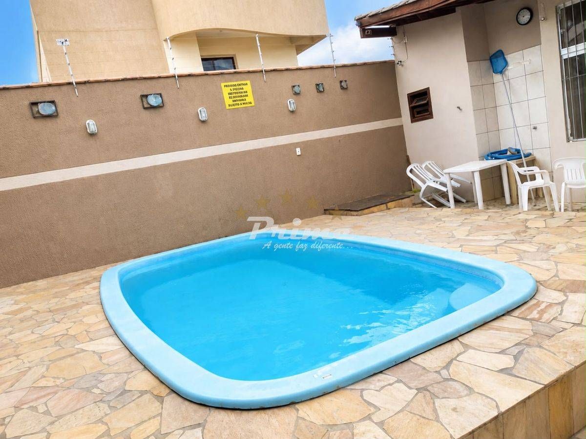 CASA COM PISCINA E 5 DORMITÓRIOS PARA LOCAÇÃO DE TEMPORADA NA PRAIA DE MARISCAL EM BOMBINHAS/SC - COD1725