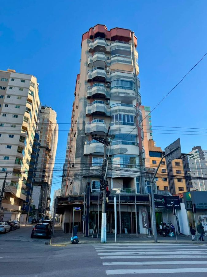 Apartamento à venda no Edifício Manuel Nazário, em excelente localização na Meia Praia, Itapema/SC. - Apartamento em Meia Praia, Itapema - à venda - Portal Imóveis Itapema