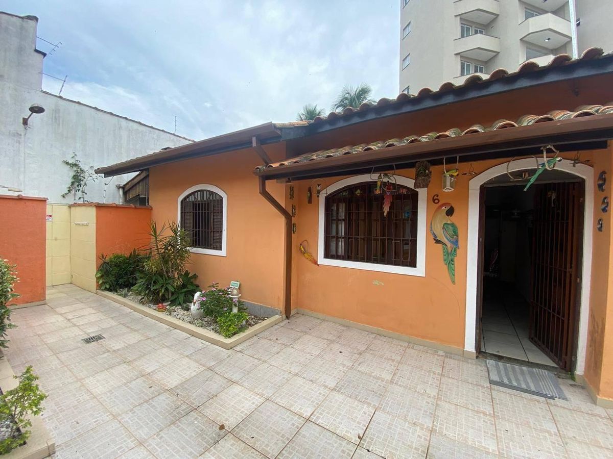 Casa Mobiliada a 200m da Praia - Casa de Condomínio em Jardim Aruan, Caraguatatuba - à venda - Sileyne Imóveis