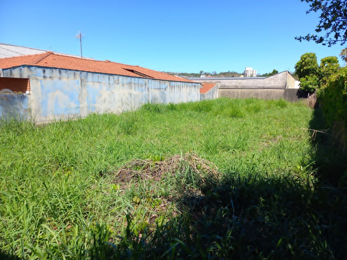 Terreno plano à venda 330 m² em Valinhos. R. José de Oliveira Campos, próximo ao Supermercado BOA. R$ 508K, foto 3
