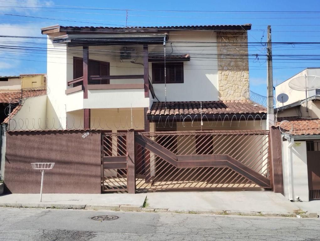 Sobrado com 4 quartos para Locação, Chácara Galega - Pindamonhangaba - Sobrado em Chácara Galega, Pindamonhangaba - para locação - EDSON DERRICO IMOVEIS LTDA