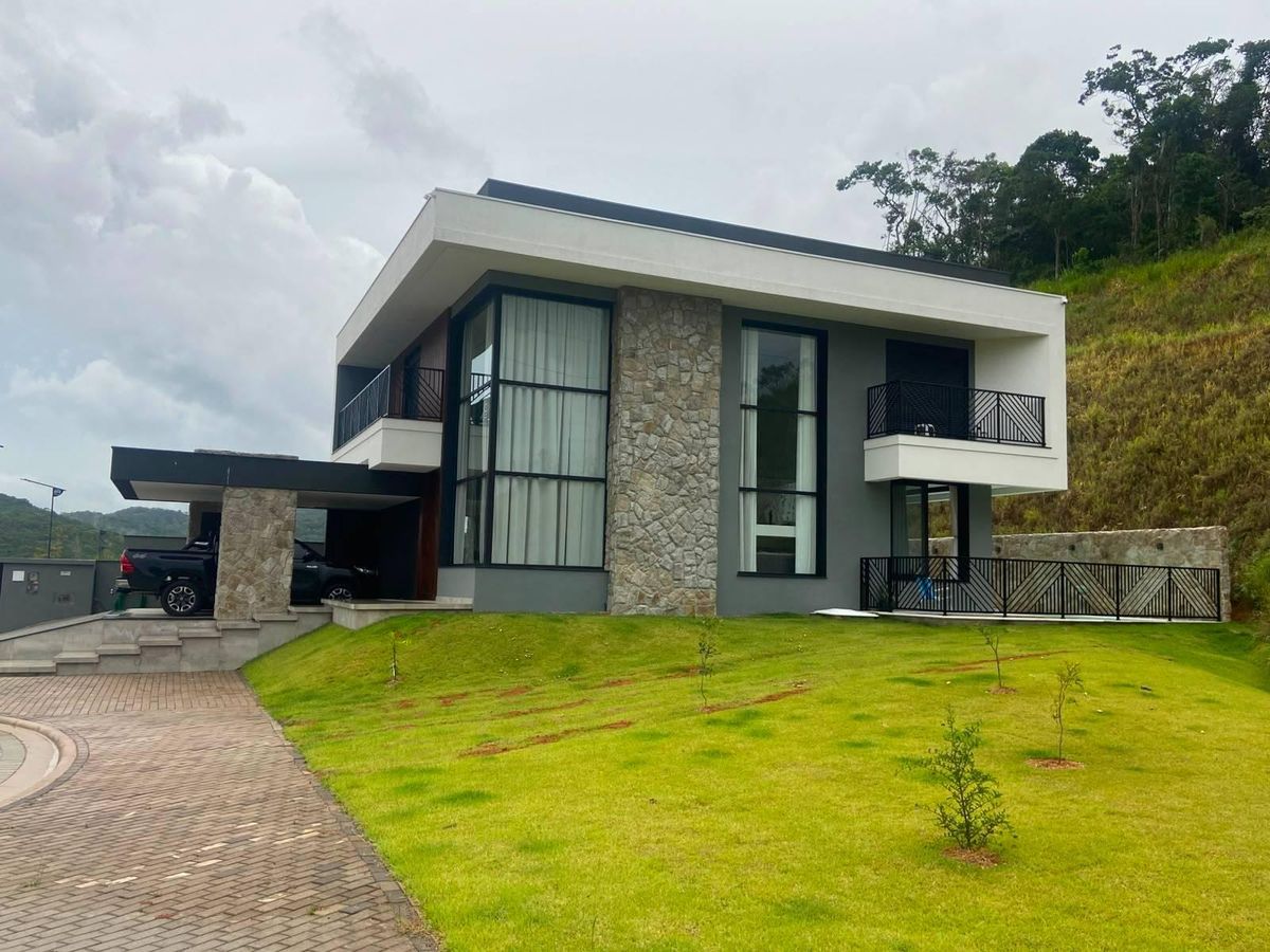Casa à Venda | Condomínio Colinas de Camboriú Village | Camboriú - Casa de Condomínio em Várzea do Ranchinho (Monte Alegre), Camboriú - à venda - TAB Imóveis