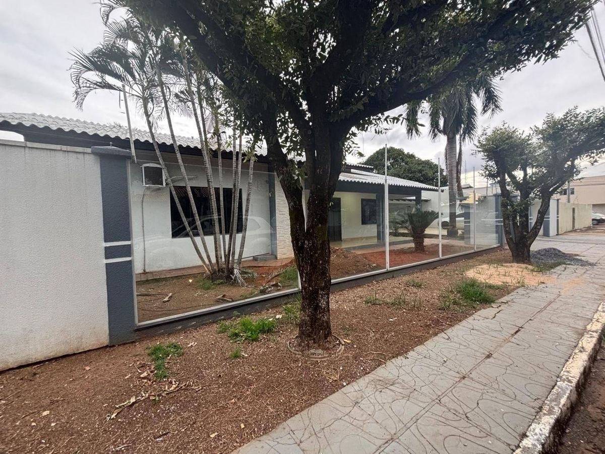 Casa com 5 quartos, 1 suíte