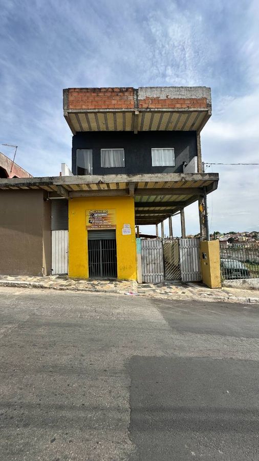 Imóvel com 3 Casas e 1 Loja à Venda no Jardim Alterosa 2ª Seção | Betim - Casa em Jardim das Alterosas - 2ª Seção, Betim - à venda - Via M Empreendimentos Imobiliários Ltda