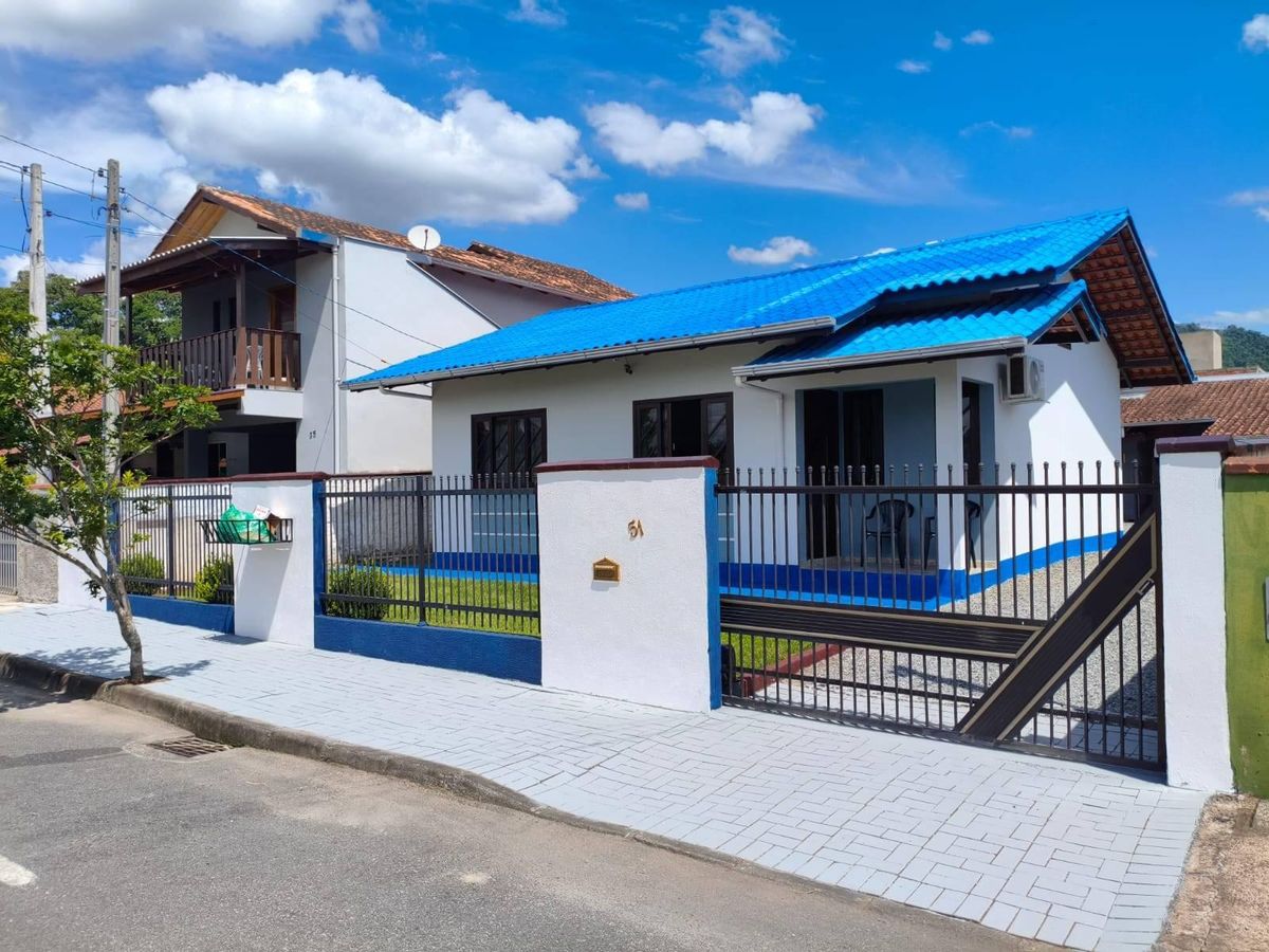 CASA + GALPÃO EM NEREU RAMOS - Casa em Nereu Ramos, Jaraguá do Sul - para locação - MG imóveis Ltda.