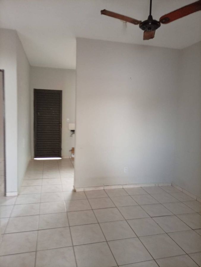 Vende-se Casa em Bairro Aurília Curvo - Casa em Cristo Rei, Várzea Grande - à venda - Prime House Inteligência Imobiliária
