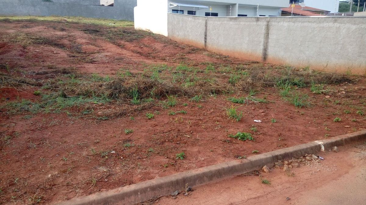 Terreno Jd. Jurema com 351m2 em Valinhos. Ótima localização e topografia plana, residencial, próximo ao condomínio Vivenda das Cerejeiras., foto 3