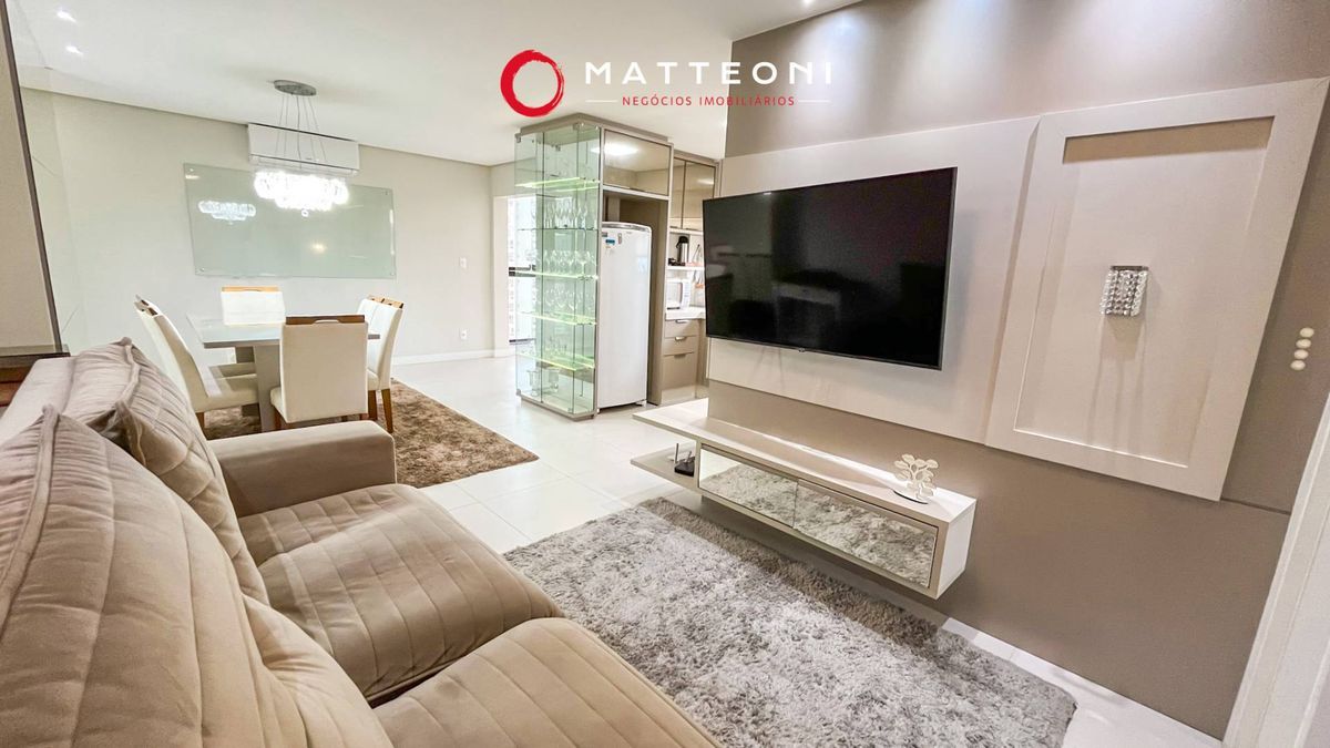 Apartamento mobiliado com 2 dormitórios no Centro de Tubarão