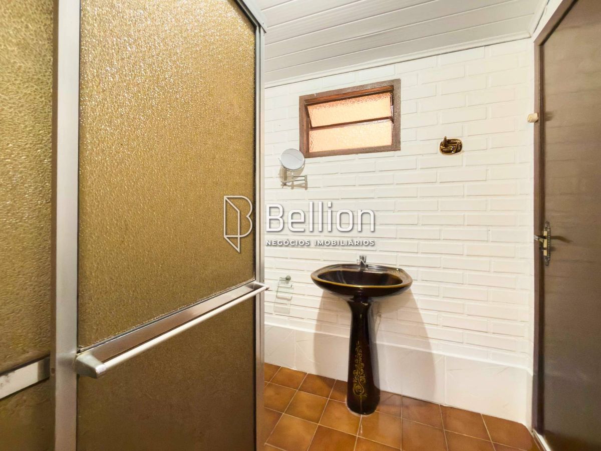 Casa com terreno amplo e lazer completo no Bairro dos Estados, em Timbó!