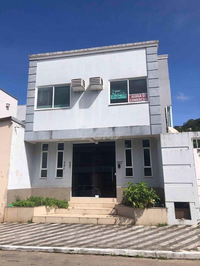 Sobrado Comercial para aluguel anual nas Nações em Balneário Camboriú