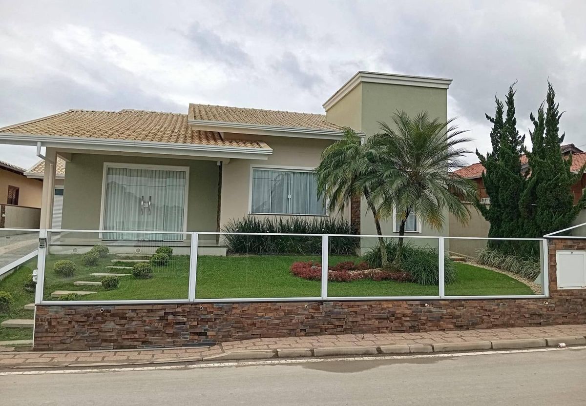 Casa de Alvenaria no Riachuelo, Lontras - 229m² de Área Útil