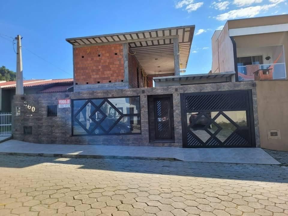 🏡 CASA EM CONSTRUÇÃO COM PROJETO DIFERENCIADO EM ITAJUBÁ – BARRA VELHA/SC - Casa em Itajuba, Barra Velha - à venda - Manacá Negócios Imobiliários