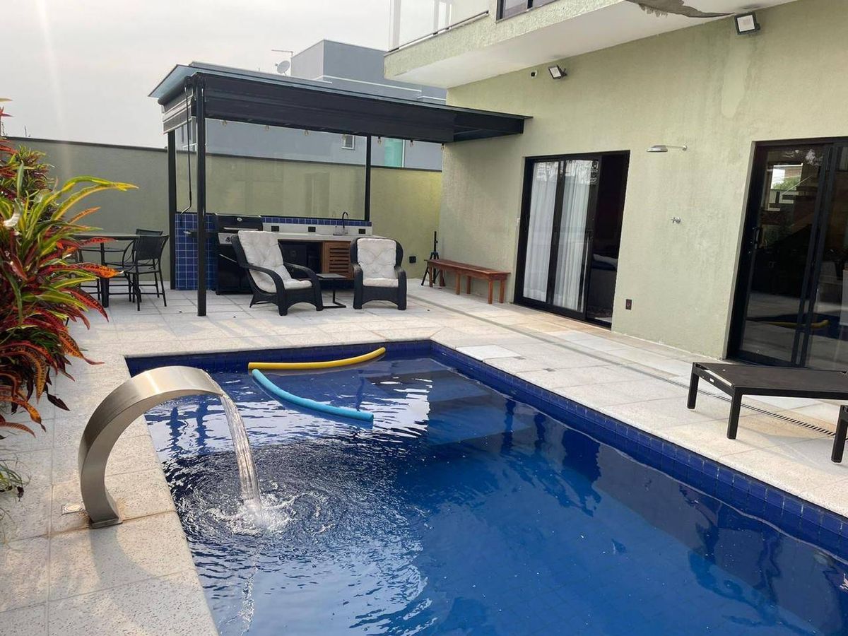 Casa com 4 quartos e 284 m² em Vila Guilhermina, Praia Grande