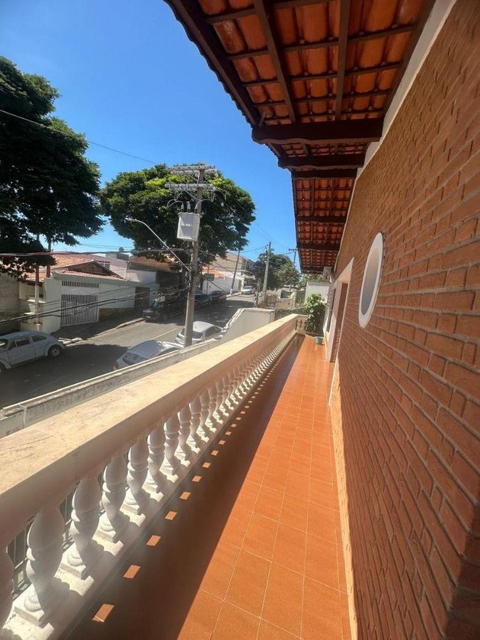 Casa comercial ou residencial em ótima localização no centro de Vinhedo AT:480m2, AC: 289,5m2. Espaços amplos, vagas de garagem e fácil acesso., foto 4