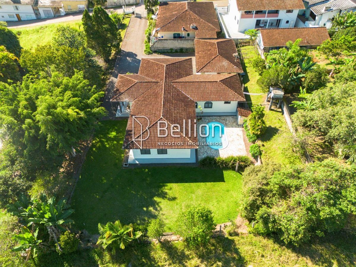 Casa Semi Mobiliada em Terreno de 1.550m² com Potencial Residencial e Comercial em Rodeio