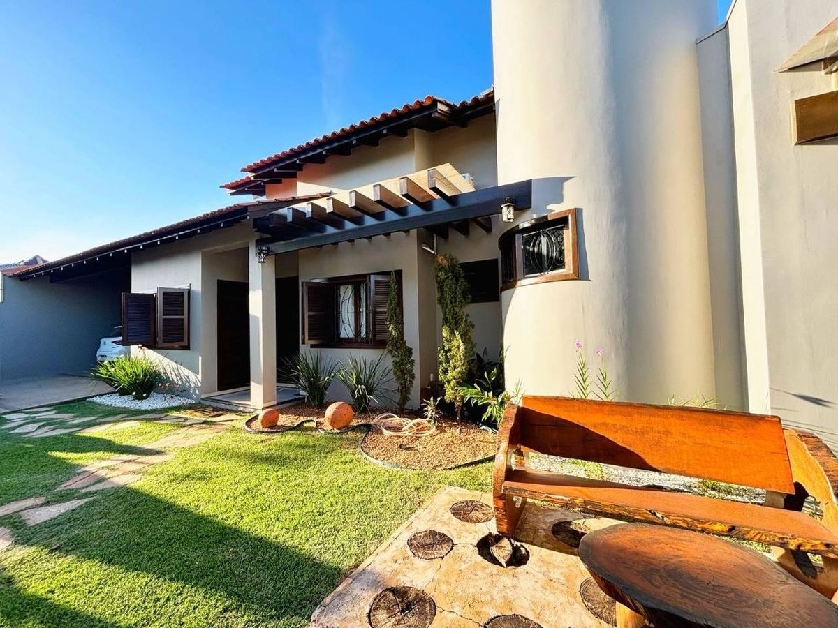 Casa com 4 quartos, Centro Norte - Sorriso