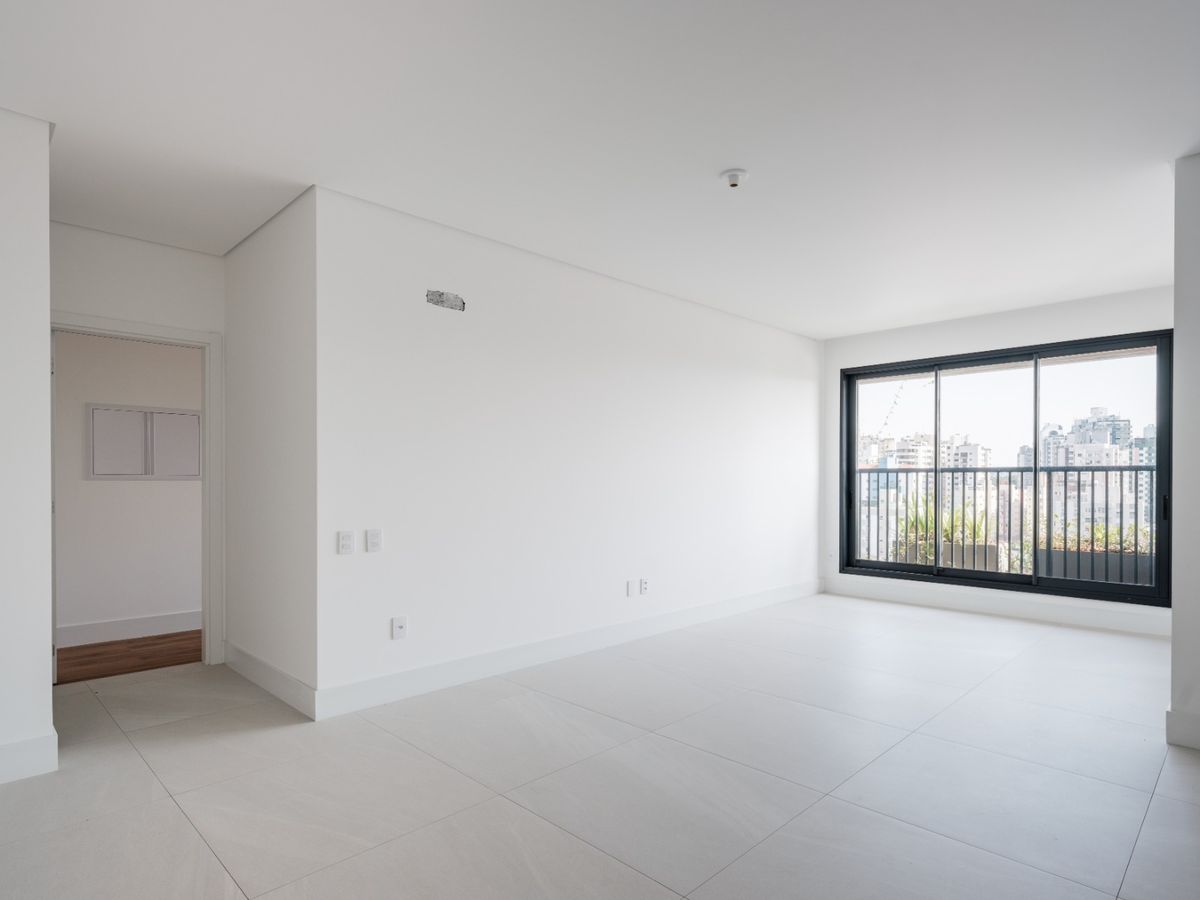 Residencial › Apartamento para Venda com 2 quartos, 2 banheiros a poucos metros do colégio catarinense - Apartamento em Centro, Florianópolis - à venda - Conceito Imóveis