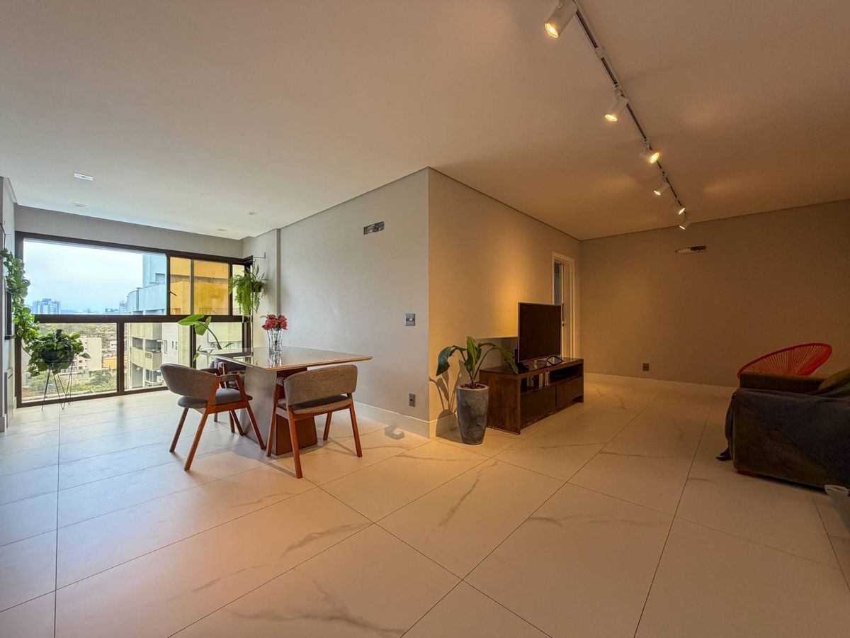 Apartamento com elevador 3 quartos, Anita Garibaldi - Joinville - Apartamento com elevador em Anita Garibaldi, Joinville - à venda - IMOBILIARIA BORBA