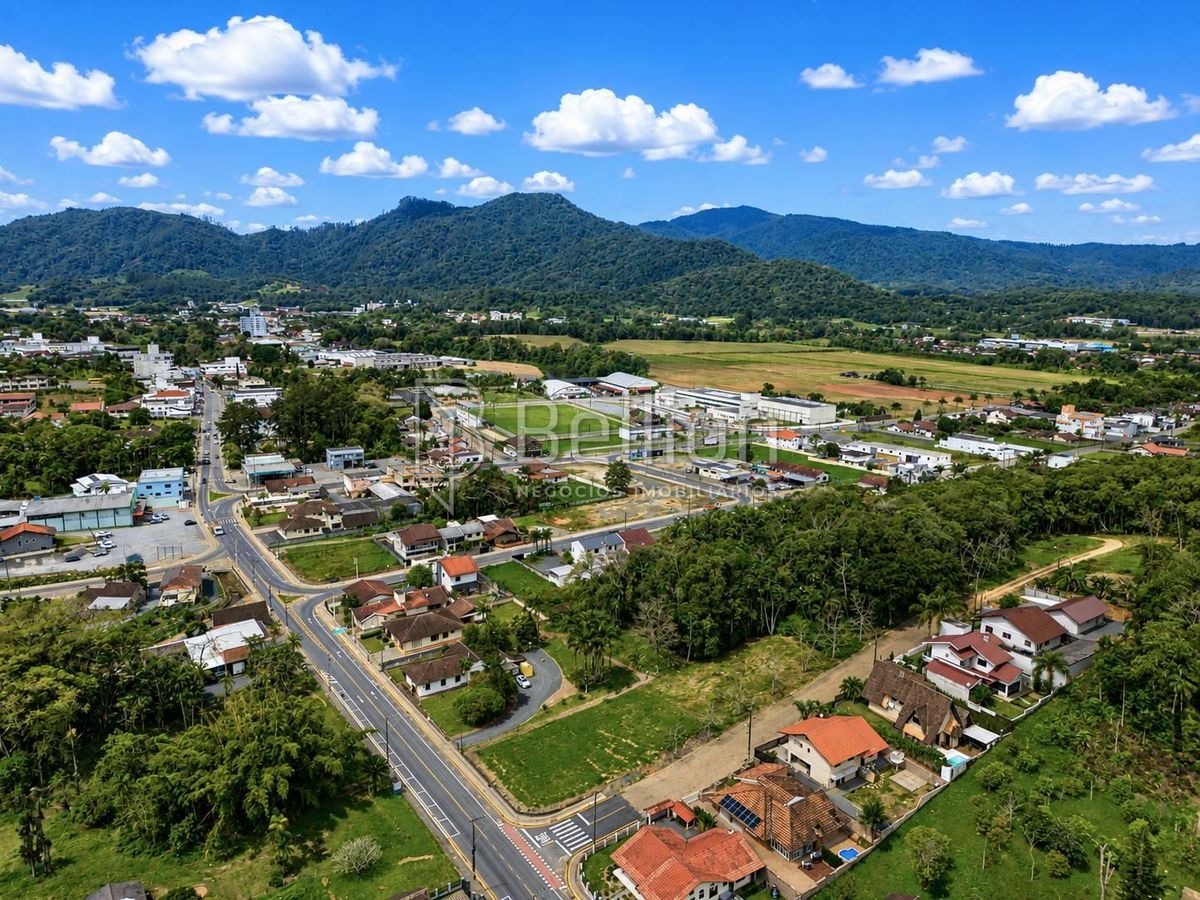Terreno à Venda no Bairro Divinéia em Rio dos Cedros 455 m²