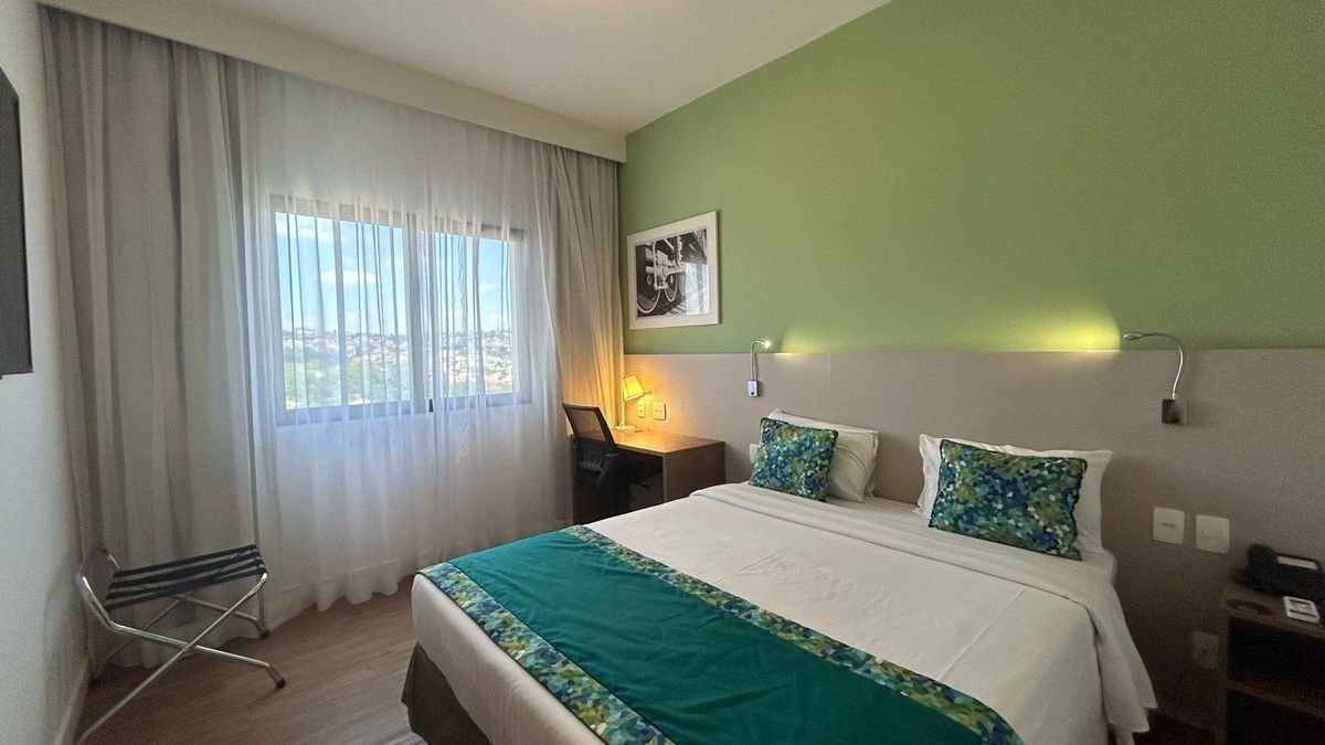 Apto decorado no Residencial Blue Tree Tower - Valinhos, com 1 suíte, 1 vaga e toda a comodidade, ao lado do Shop. Valinhos., foto 2