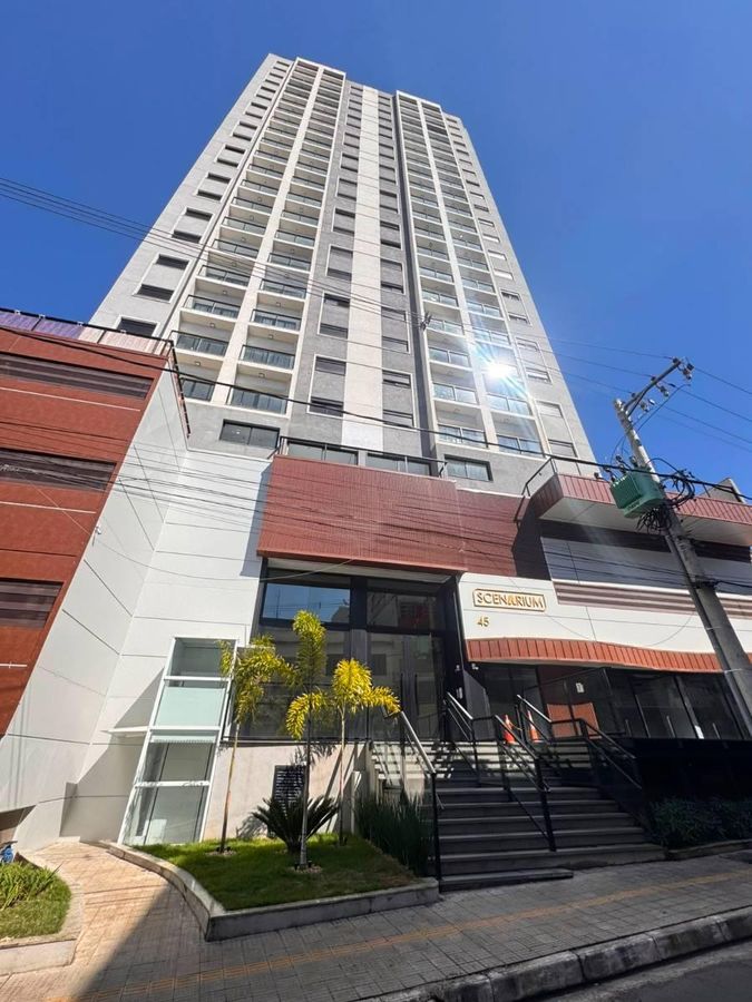 Edifício moderno de vários andares