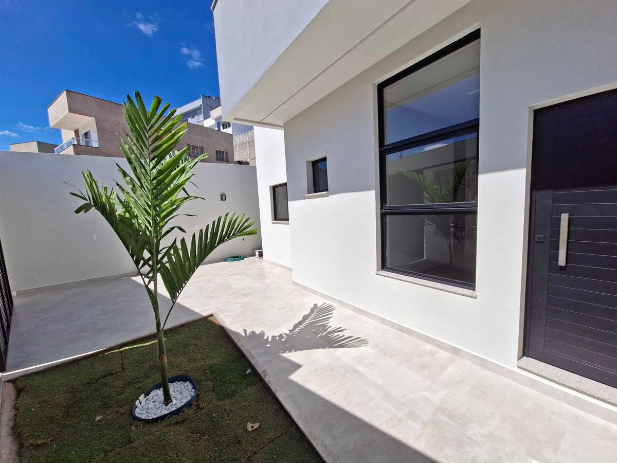 Vendo Casa Linear no Bairro Darcy Dalla Bernardina