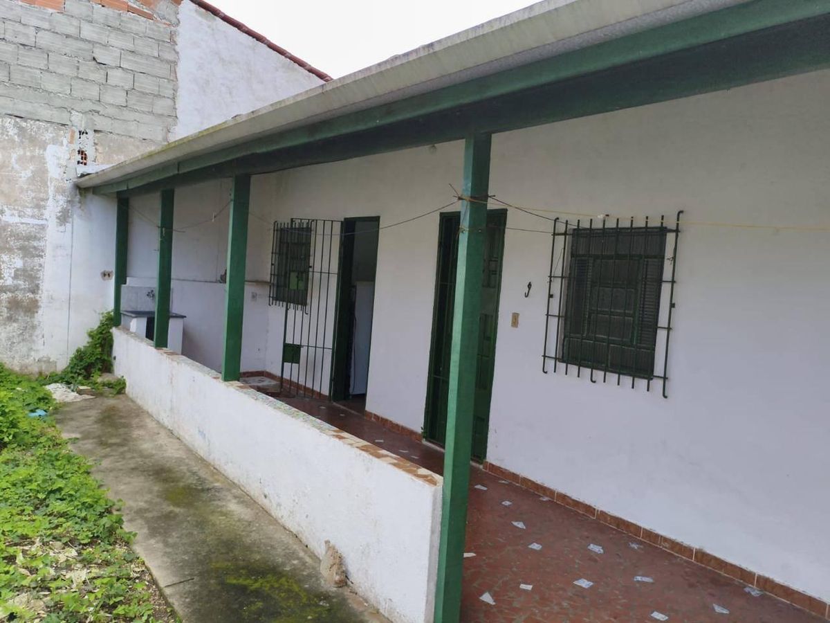 Casa à Venda no Poiares – 1 Dormitório - Casa em Poiares, Caraguatatuba - à venda - Sileyne Imóveis