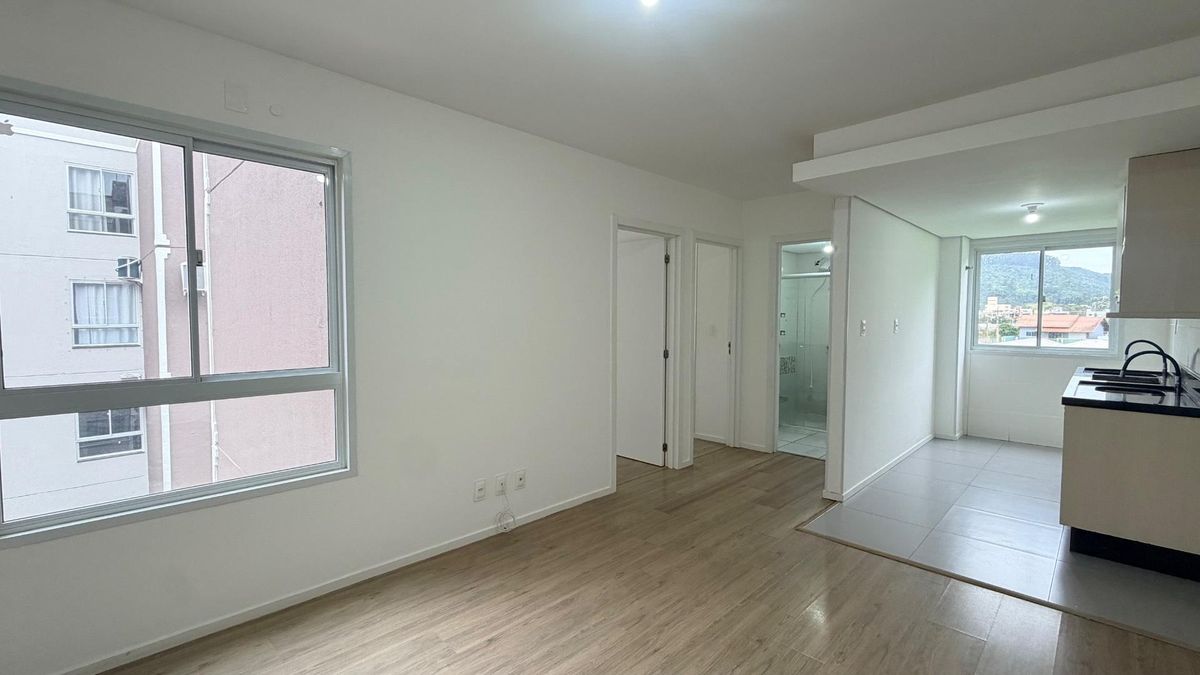 Apartamento para locação anual semimobiliado, 2 quarto, 1 vaga de garagem, Solar das Tucaneiras, no bairro Rio Pequeno, Camboriú-SC - Apartamento em Rio Pequeno, Camboriú - para locação - I3 CORRETORES ASSOCIADOS S/S