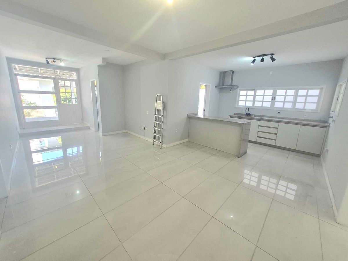 Casa de 4 quartos para alugar no Santa Monica Florianopolis - Casa em Santa Mônica, Florianópolis - para locação - Seiter Imobiliária