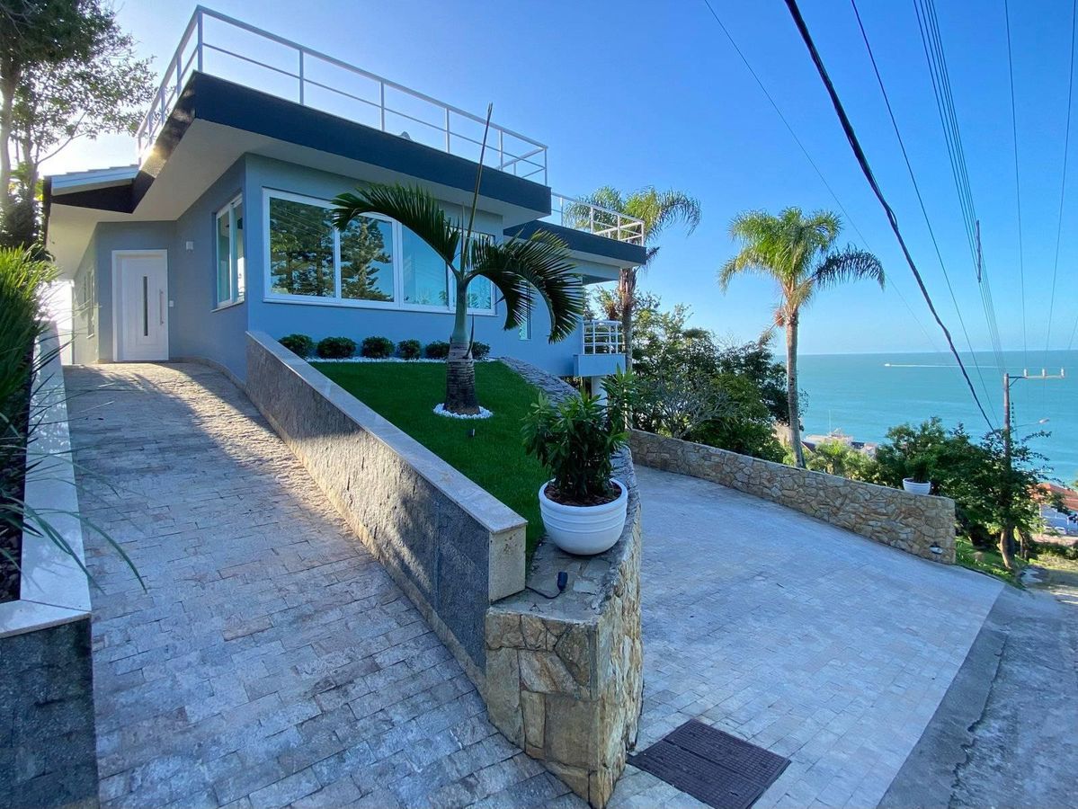 Casa com Vista Panorâmica para o Mar, com 3 suítes, EM 100X - Centro - Bombinhas - SC - Casa de Condomínio em Centro, Bombinhas - à venda - Proposta Imobiliária