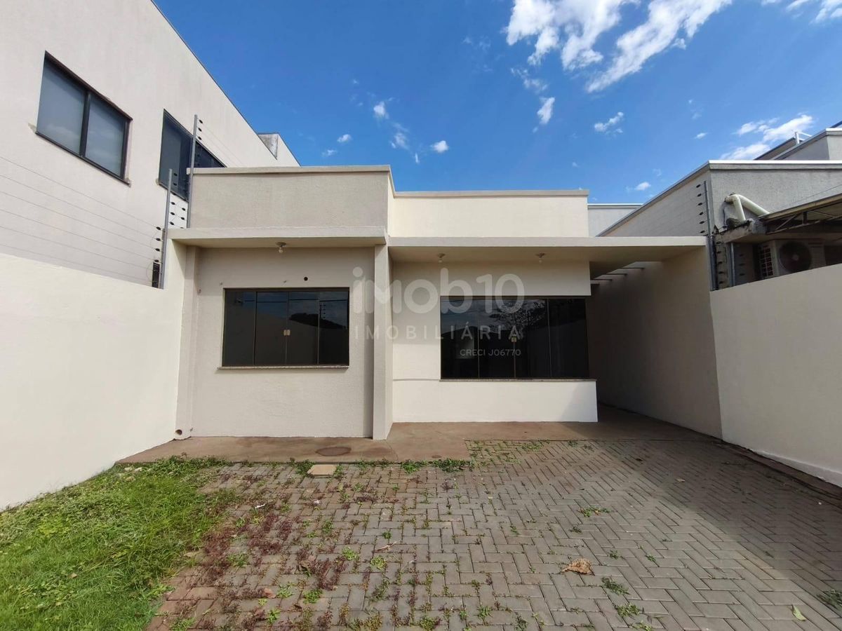 CASA PARA ALUGAR COM 3 QUARTOS NA VILA ADRIANA - FOZ DO IGUAÇU/PR - Casa em Vila Adriana, Foz do Iguaçu - para locação - Imob10 Imobiliária Ltda