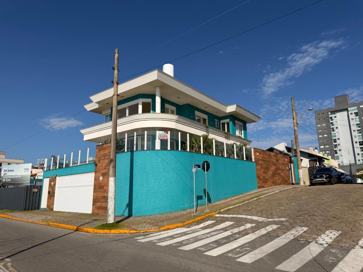 SOBRADO FRENTE MAR COM VISTA DEFINITIVA NO TABULEIRO-BARRA VELHA-SC