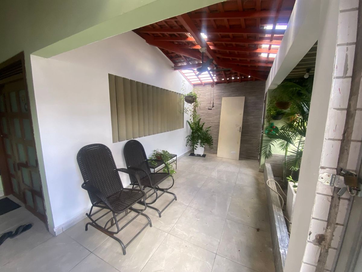 CASA DE 3/4 COM SUÍTE EM EMAÚS